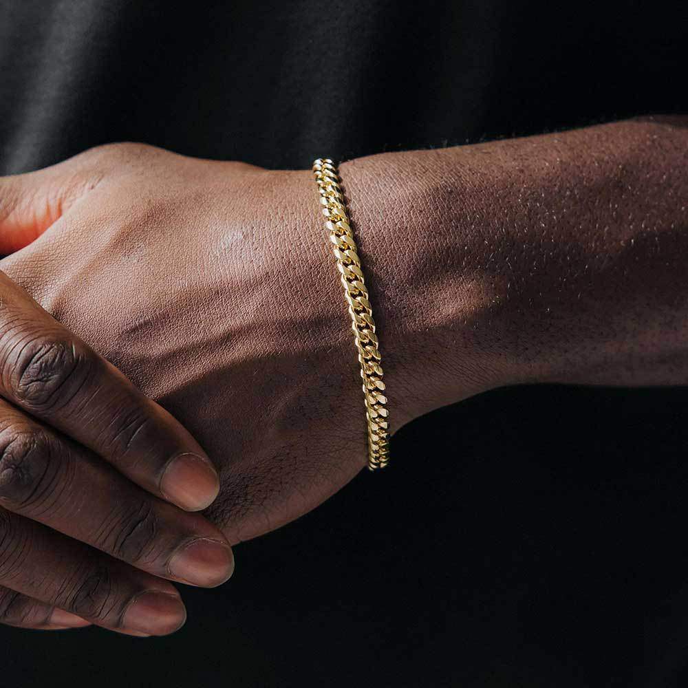 Unisex Stainless Steel Cuban Chain Bracelet With Japanese Buckle Round Grinding Design For Everyday Wear With Clasp