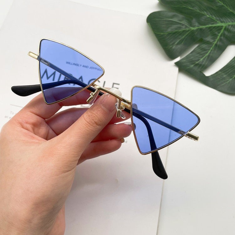 Unisex Retro Triangle Sunglasses Small Frame With PC Lenses For Round Face Vintage Fashion Eyewear Trendy Accessory