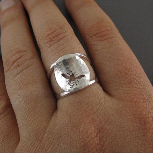 Geometric Hollow Alloy Ring For Women Modern Fashion Jewelry Statement Band Elegant Design Accessory StyleNote