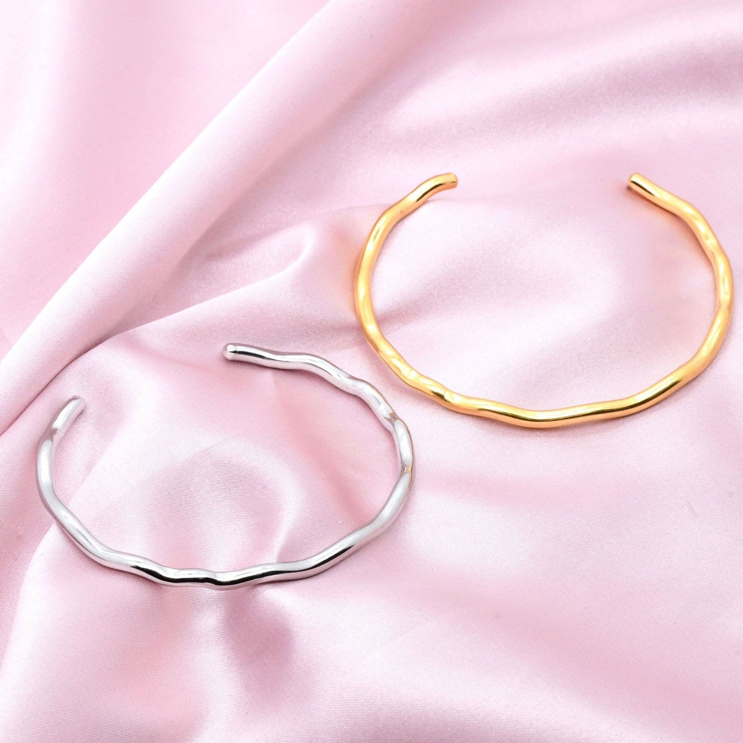 Womens Stainless Steel Bracelet With Wave Pattern Electroplated Bangle Open Round Element Fashion Jewelry Gift