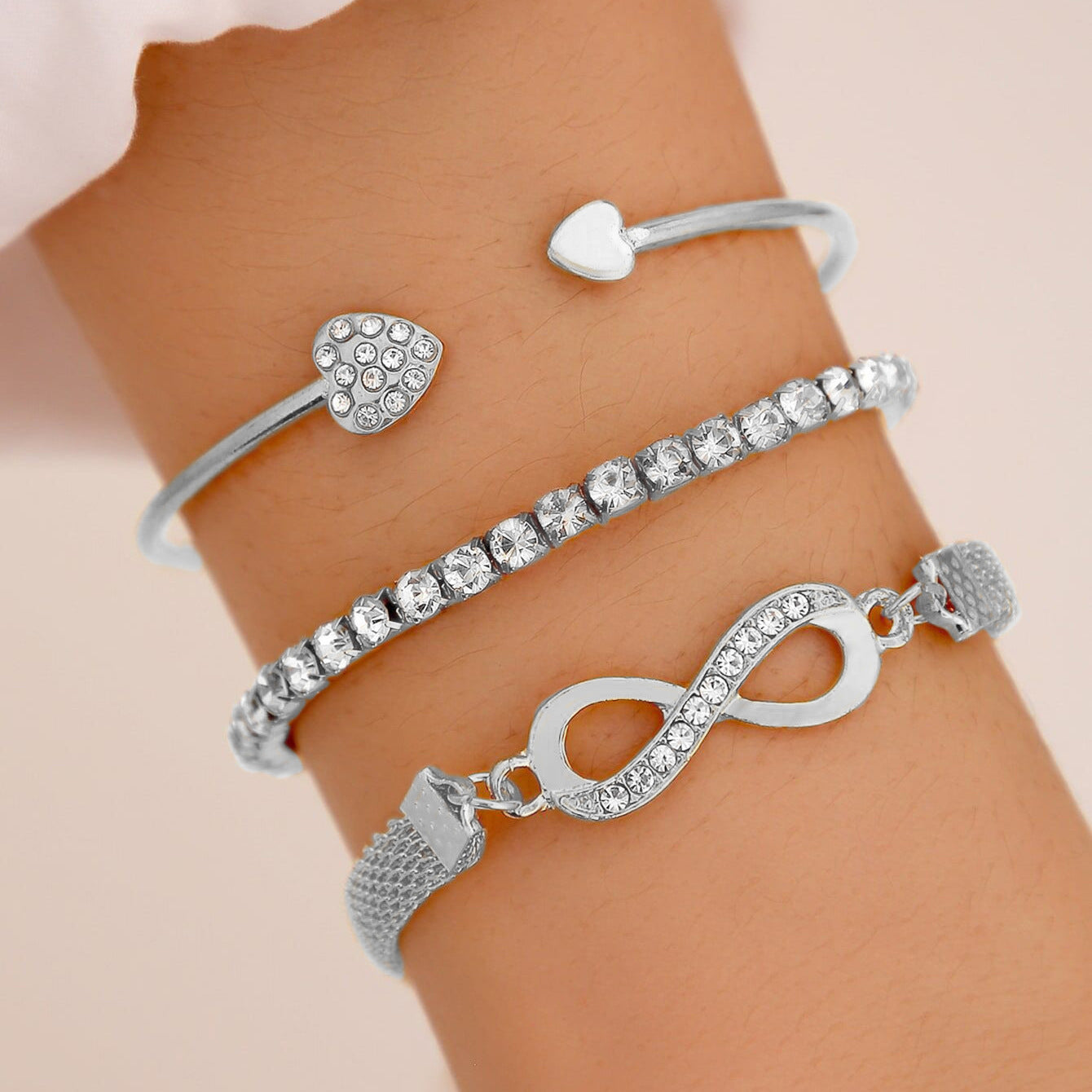 Womens Bracelet Set Three Piece Alloy Jewelry Gift With English Letter Design And Heart Charm Fashion Style Essentials