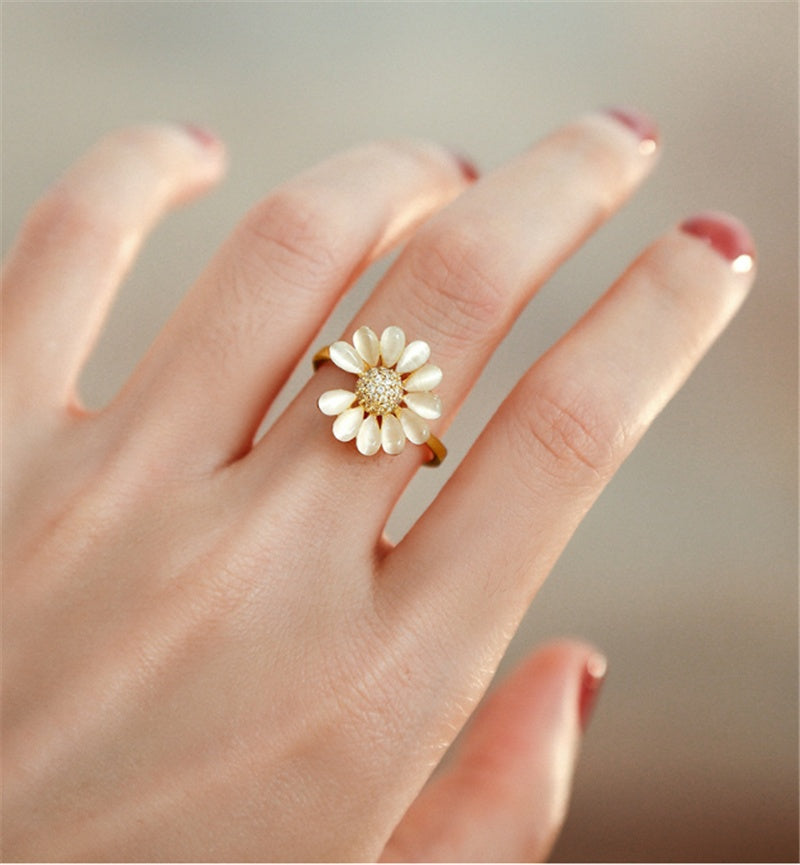 Vintage Flower Style Alloy Ring Electroplated Jewelry For Women Elegant Simple Design Inspired Gift For Everyday Wear
