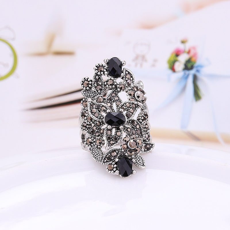 Vintage Floral Diamond Ring For Women Retro Style With Alloy Band And Elegant Wedding Look Quality Craftsmanship