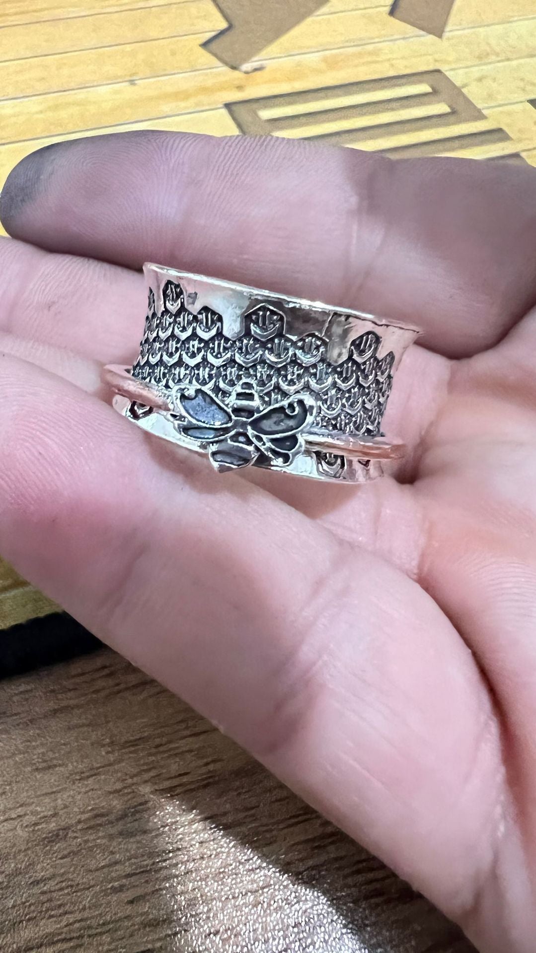 Womens Vintage Two Tone Honeycomb Ring Rotatable Alloy Statement Ring Unique Design Gift For Her Rotating Bees