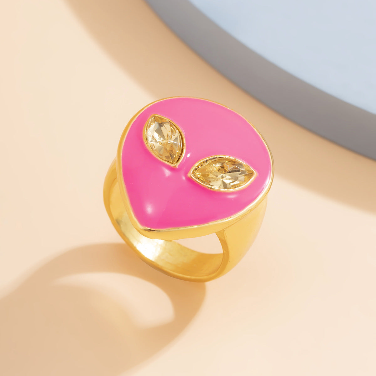 Womens Alloy Flower Ring With Acrylic Gemstones Pearl Rhinestones Inlays Floral Design Statement Jewelry Collection