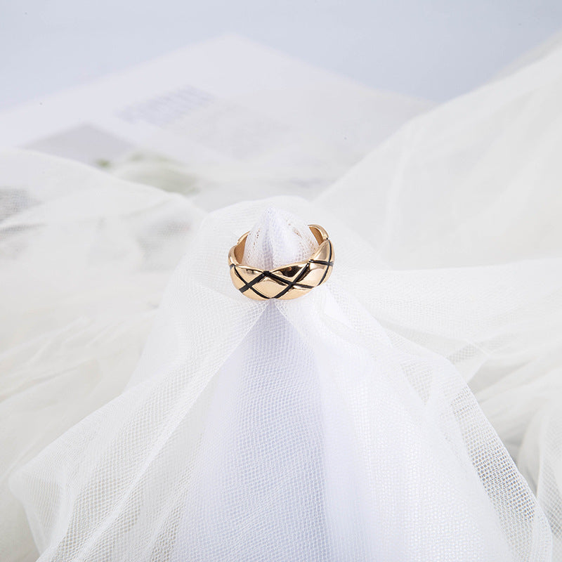 Gold Plated Geometric Ring Alloy Fashion Ring With Baked Varnish Finish Twisted Dripping Design Everyday Style