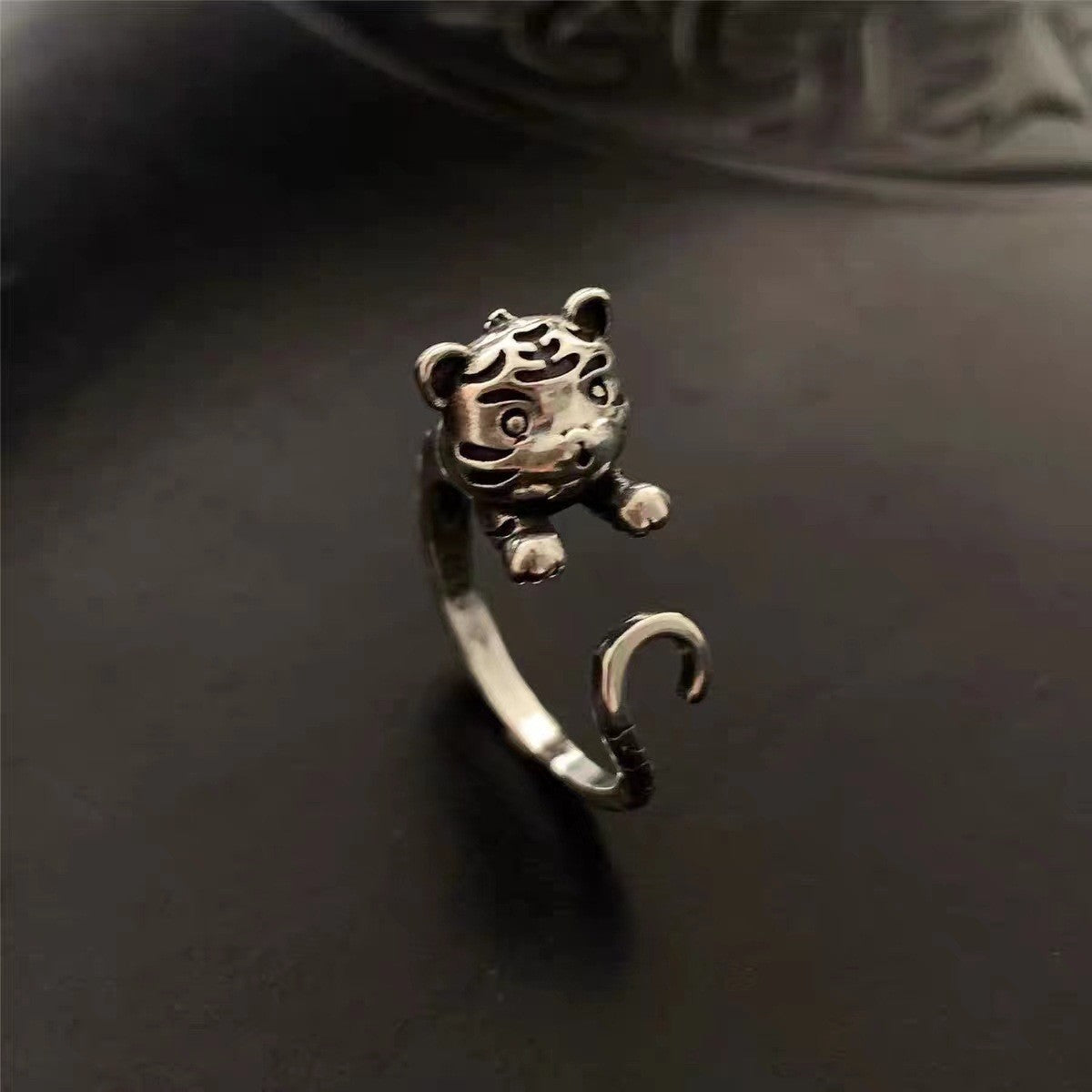 Unisex Tiger Ring Adjustable Open Ring Distressed Zinc Alloy Retro Statement Jewelry For Women And Men Classic