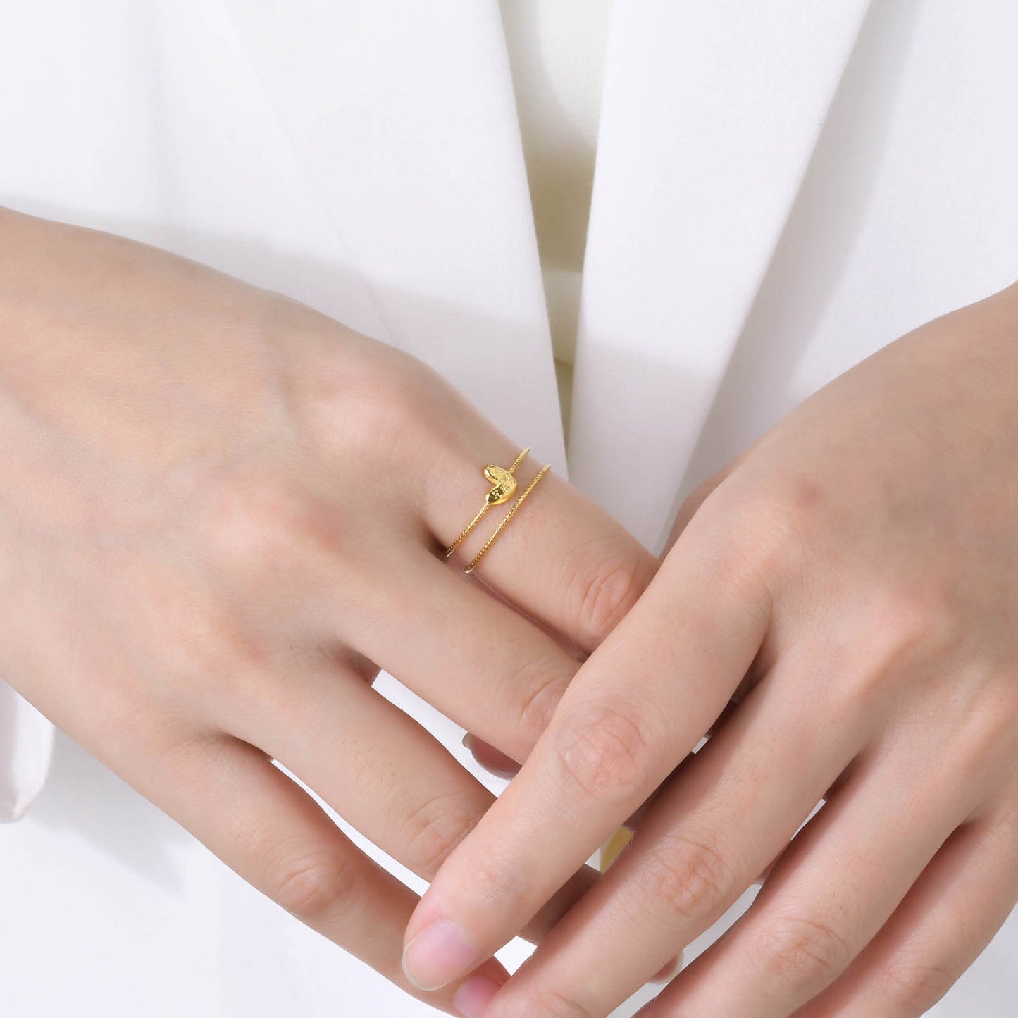 Womens Heart Shaped Ring 18K Gold Plated Titanium Steel Adjustable Open Ring Elegant Circle Jewelry Gift Style