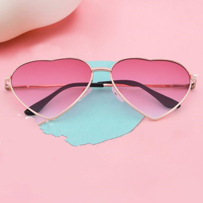 Womens Heart Shaped Sunglasses Peach Heart Design Metal Frame Eyewear Fashion AC Lenses Trendy Eyewear Fashion