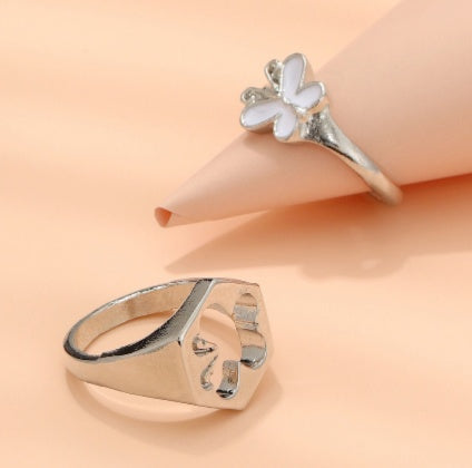 Womens Fashion Butterfly Ring Hollow Geometric Alloy Jewelry Electroplated with Beautiful Appearance and Shine