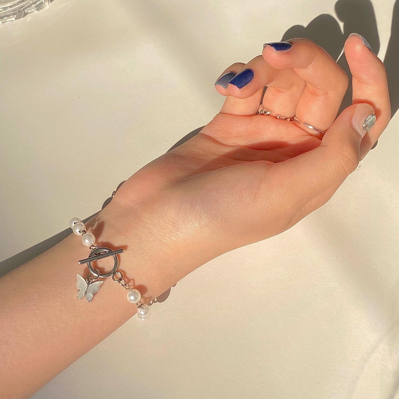 Pearl Bracelet With Butterfly Pendant Elegant Alloy Wristband European Metal Jewelry For Women Elegant Jewelry