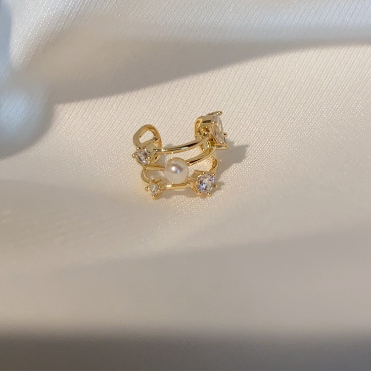 Womens Geometric Ear Cuff Vintage Metal Earring With Pearl And Zircon Non Inlaid Design Single Ear Jewelry For Casual