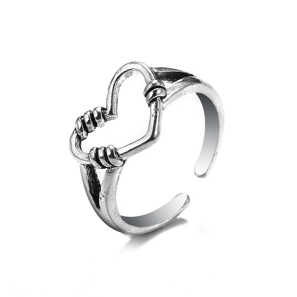 Unisex Heart Shaped Ring With Butterfly Or Spider Accent And Rose Skull Details Fashionable Accessory In Fashion