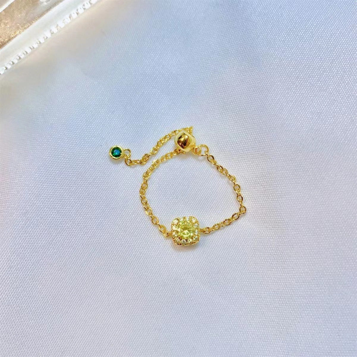 Womens Yellow Diamond Small Chain Ring Elegant Jewelry
