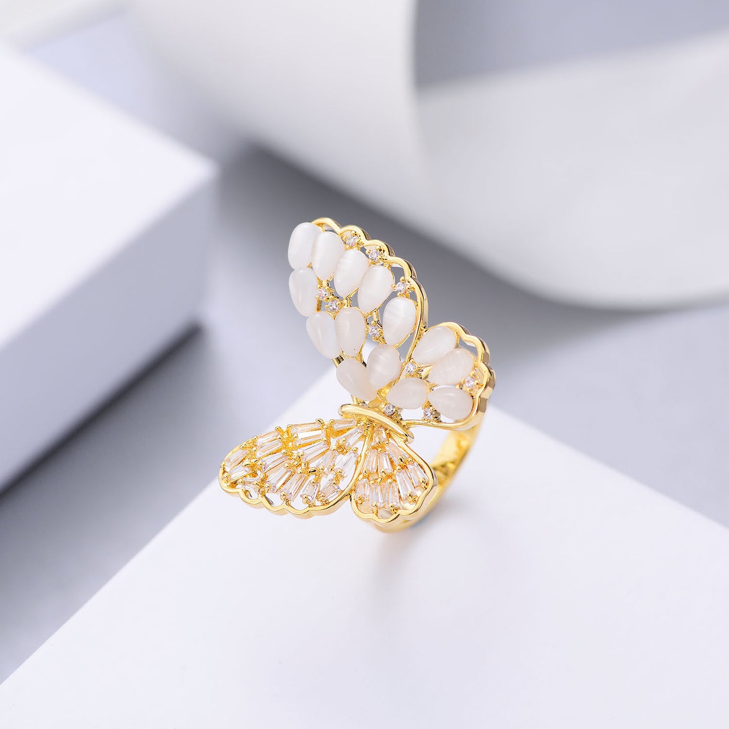 Women's Butterfly Ring with Zircon Inlay Golden Korean Fashion Ring Trendy Statement Ring Individually Packed Jewelry Gift for Her Elegant Ring