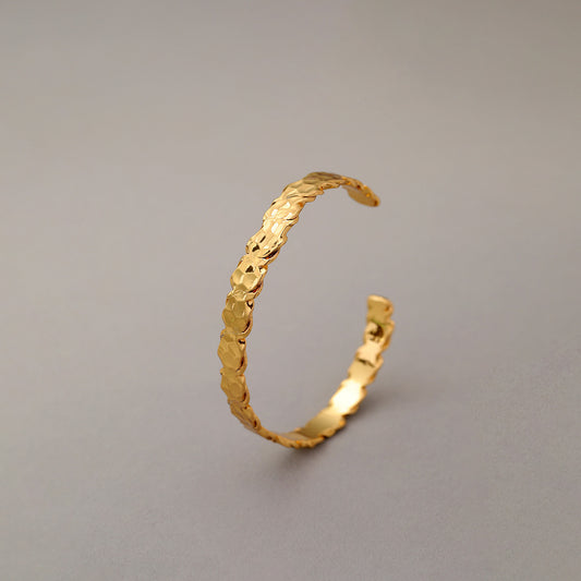 Retro Style Alloy Bracelet With Electroplating For Women Giftable Minimalist Fashion Jewelry For Everyday Wear