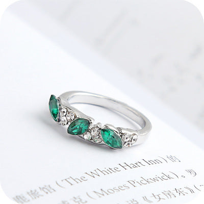 Womens Alloy Ring Rhombus Decoration Emerald Accent Sparkling Diamonds Vintage Inspired Jewelry Everyday Style