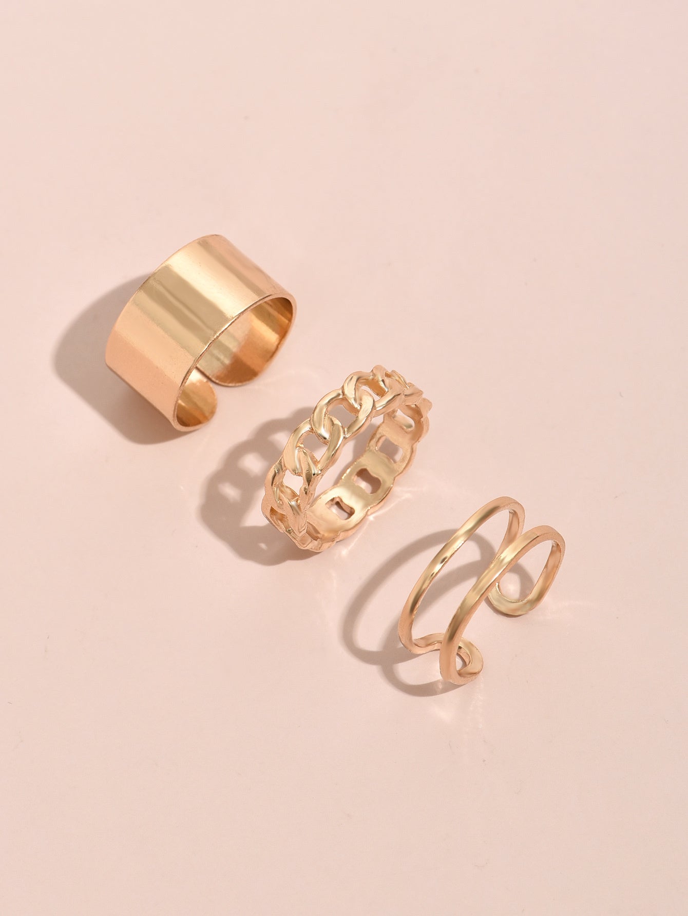 Women Ring Style Jewel Golden Ring Zinc Alloy Elegant Design Beautiful Appearance Gleaming Surface Comfort Fit