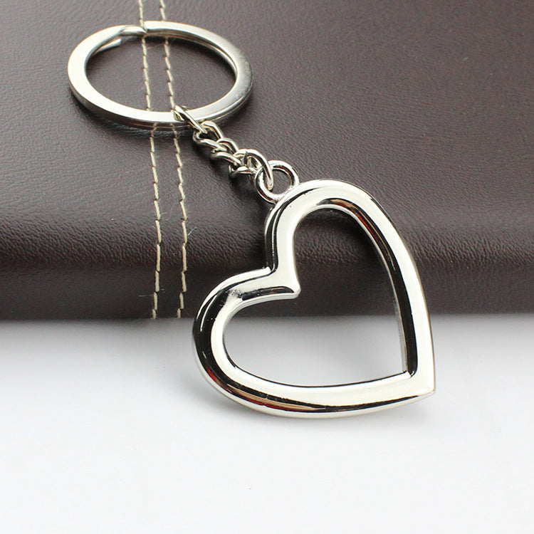 Hollow Heart Key Chain Elegant Silver Gift Beautiful Heart Shaped Design Zinc Alloy Business Gift Personalized