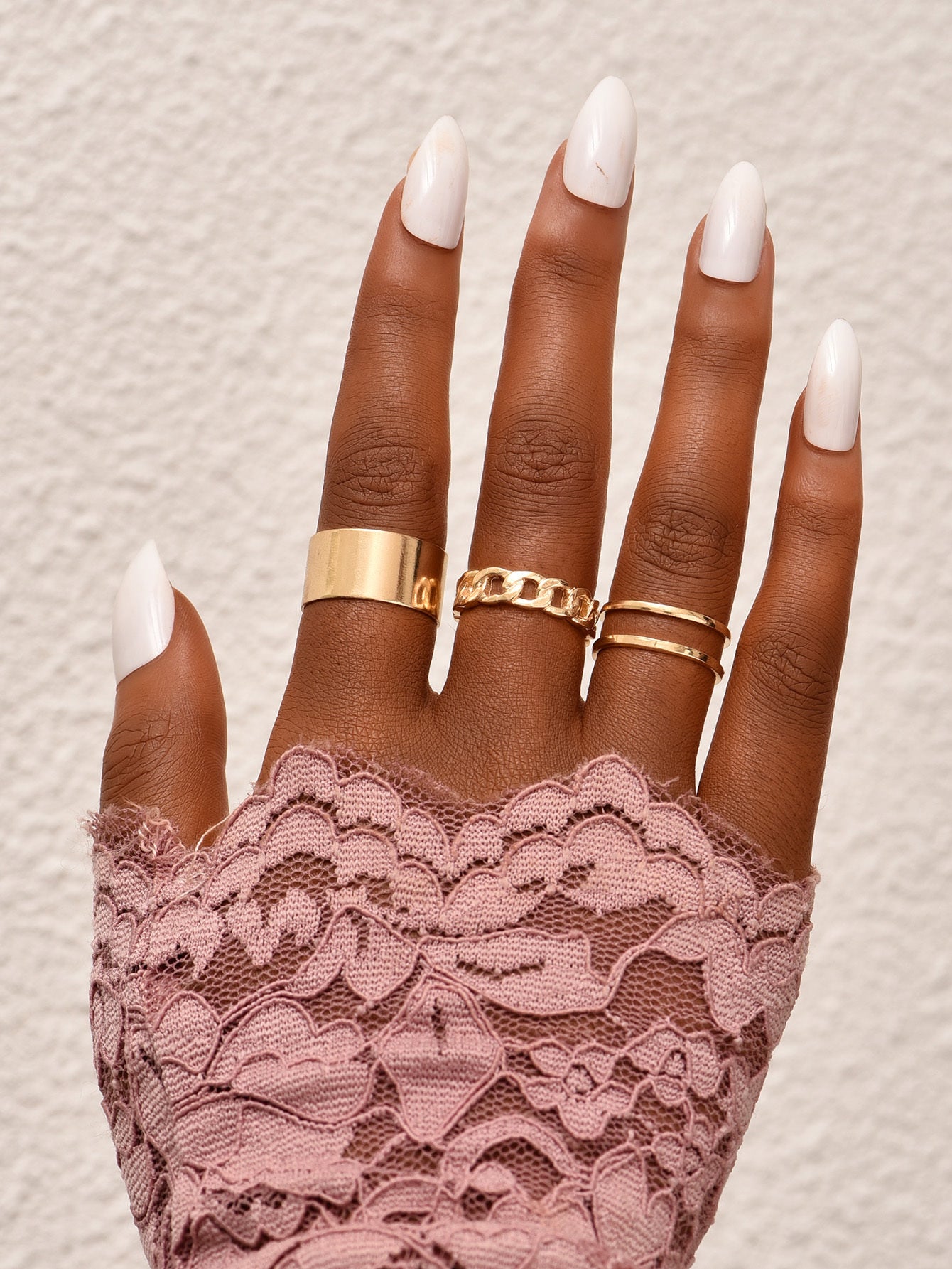 Women Ring Style Jewel Golden Ring Zinc Alloy Elegant Design Beautiful Appearance Gleaming Surface Comfort Fit