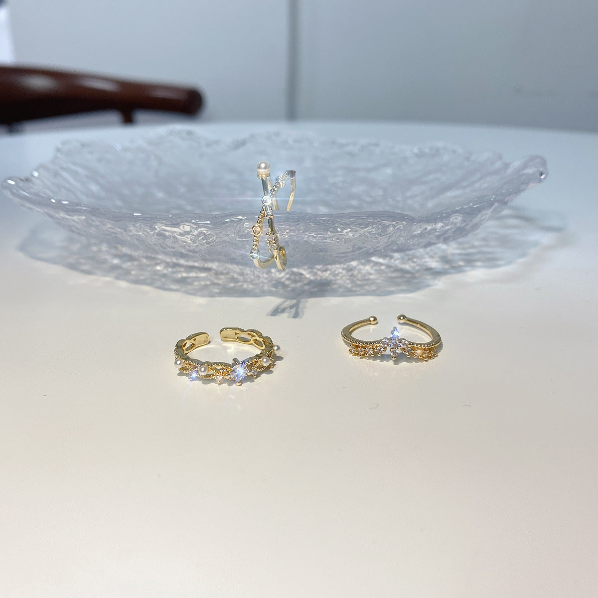 Womens Crown Ring Set Korean Design Three Piece Electroplated Copper Ring Jewelry Gift for Her Niche Look Look