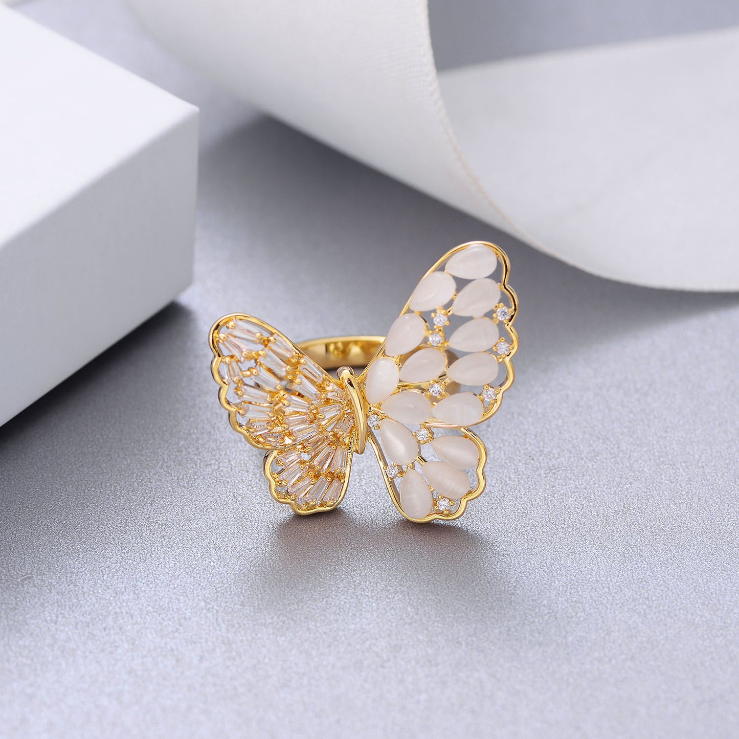 Women's Butterfly Ring with Zircon Inlay Golden Korean Fashion Ring Trendy Statement Ring Individually Packed Jewelry Gift for Her Elegant Ring