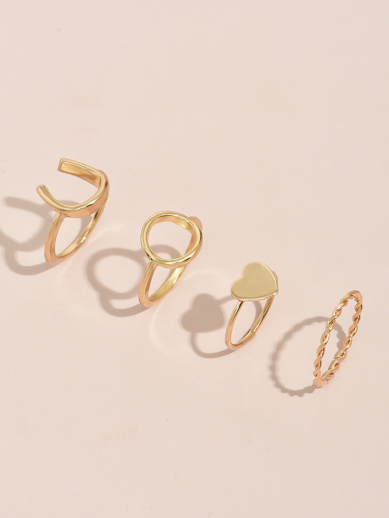 Fashionable Zinc Alloy Ring For Women Beautiful Everyday Accessory High Quality Design Ring Elegant Shine Look