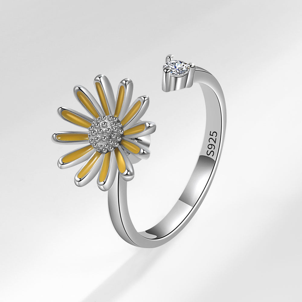 Adjustable Ring With Rotating Chrysanthemum Flower Geometric Design Electroplated Copper White And Gold Elegant