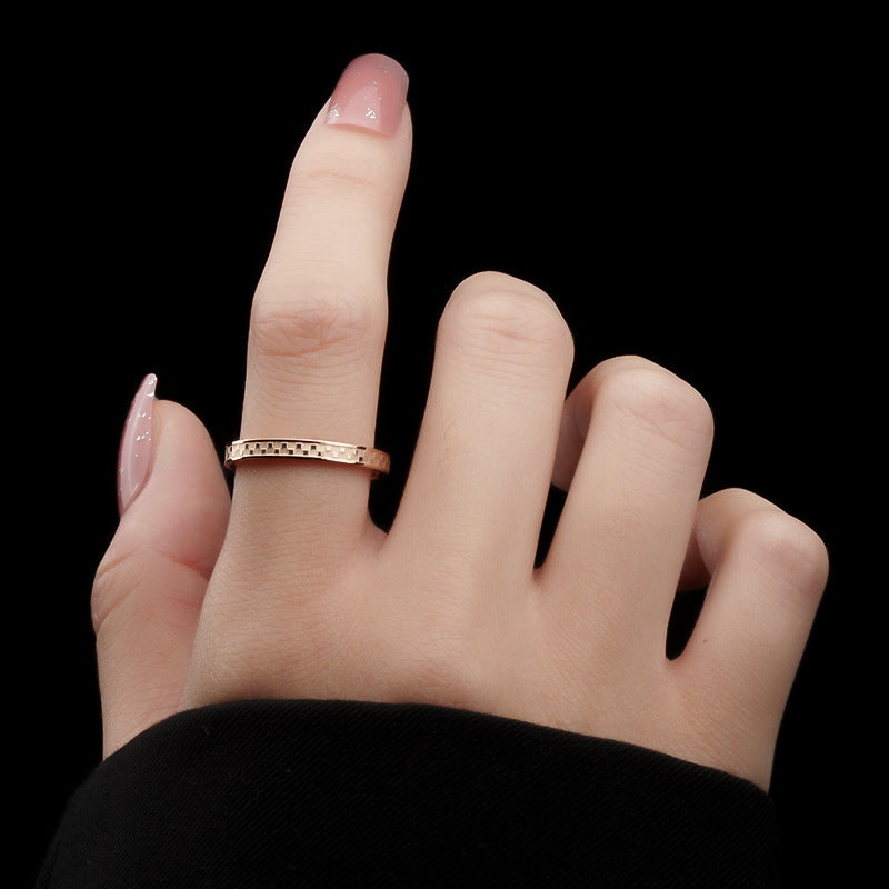 Womens Gold Ring Geometric Design Electroplated Finish National Design One Pack Luxury Ring Sense Ring Festival