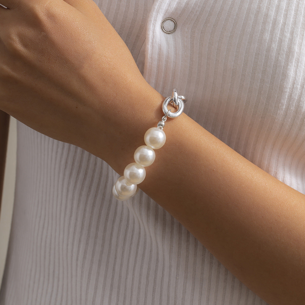 Womens Metal Chain Bracelet With Pearl Simple Geometric Design Electroplated Jewelry Elegant Gift Perfect Gift