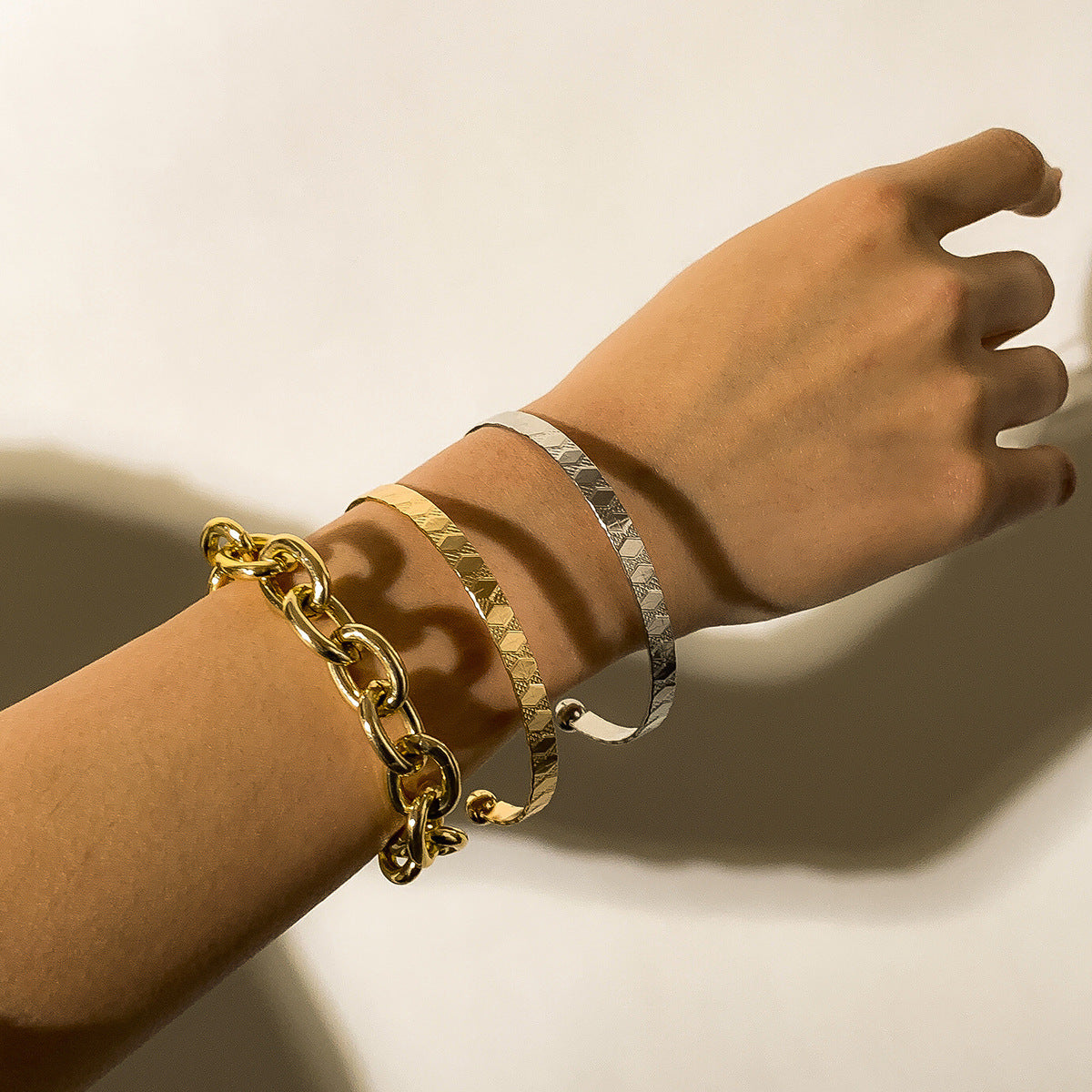 Womens Bracelet Set Diamond Shaped Glossy Metal Thick Chain Geometric Hollow Design Electroplated Finish Shine