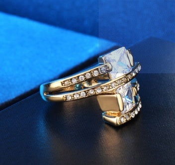 Womens Gold Plated Geometric Zircon Ring Copper Base With Diamond Accent Exquisite Craftsmanship Gift Sleek Gem