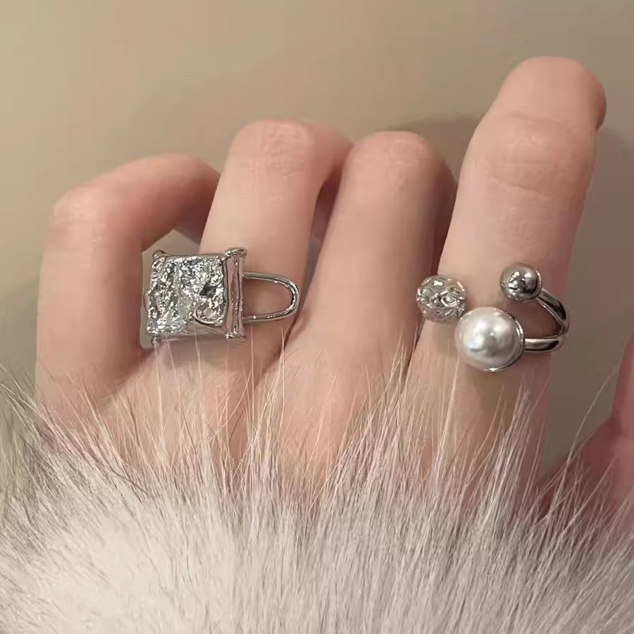 Womens Alloy U Shaped Index Finger Ring With Pearl Bow Design Electroplated Silver Finish Jewelry Trendy Piece