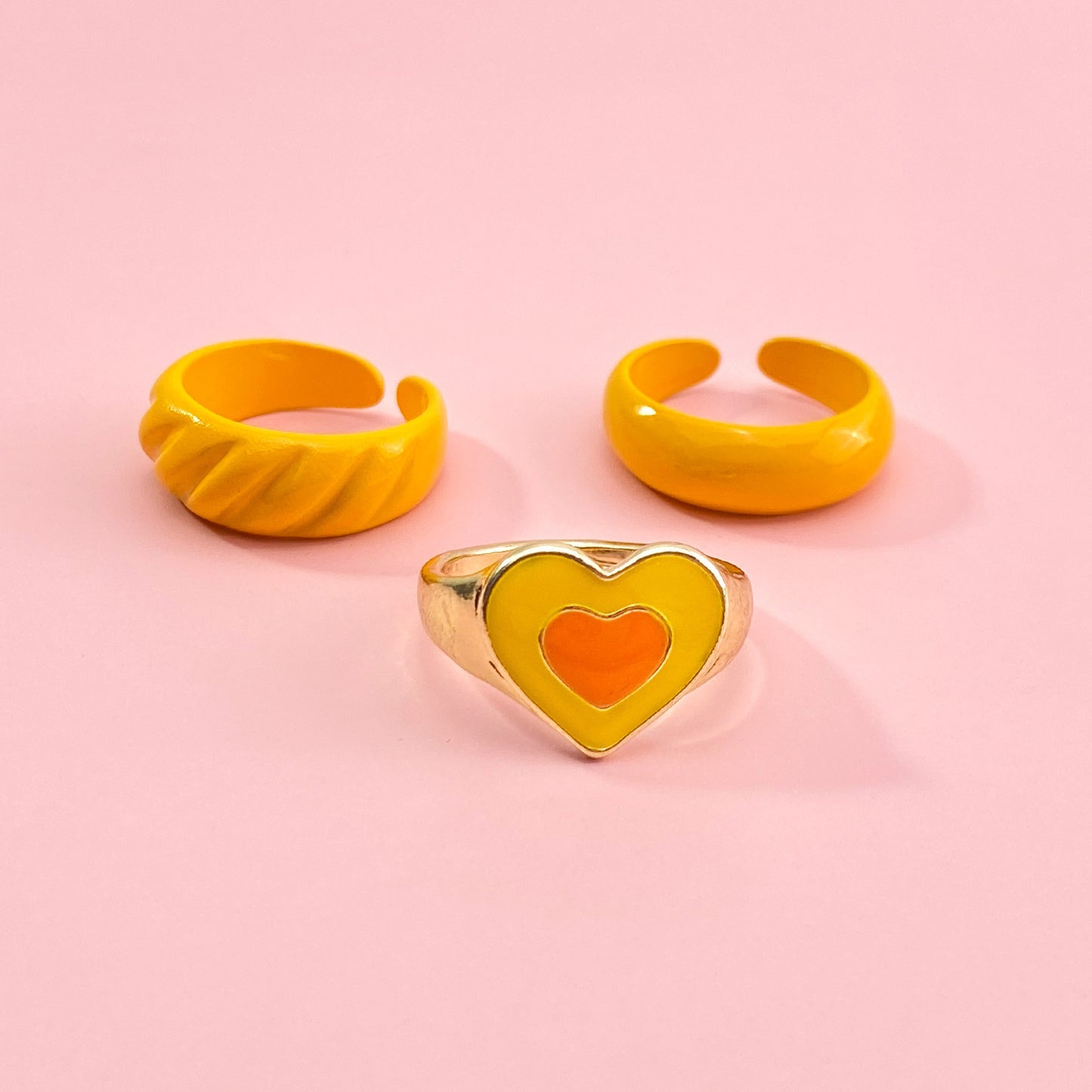 Womens Vintage Gold Ring Set With Heart Smile Design Electroplated Alloy Rings For Love Peach Heart Decoration
