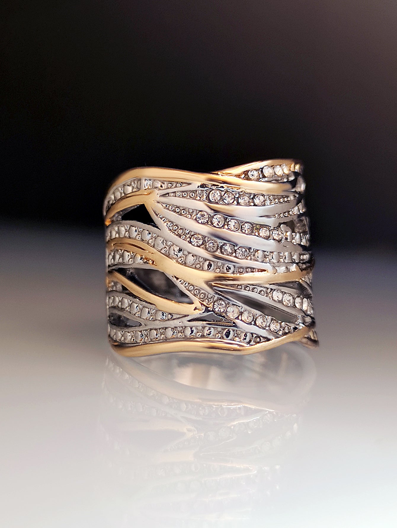 Womens Alloy Rhinestone Ring Simple Geometric Design Electroplated Finish Everyday Wear Jewelry For Daily Style