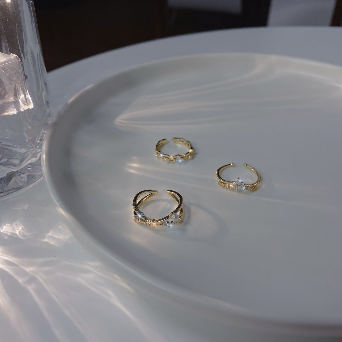 Womens Crown Ring Set Korean Design Three Piece Electroplated Copper Ring Jewelry Gift for Her Niche Look Look