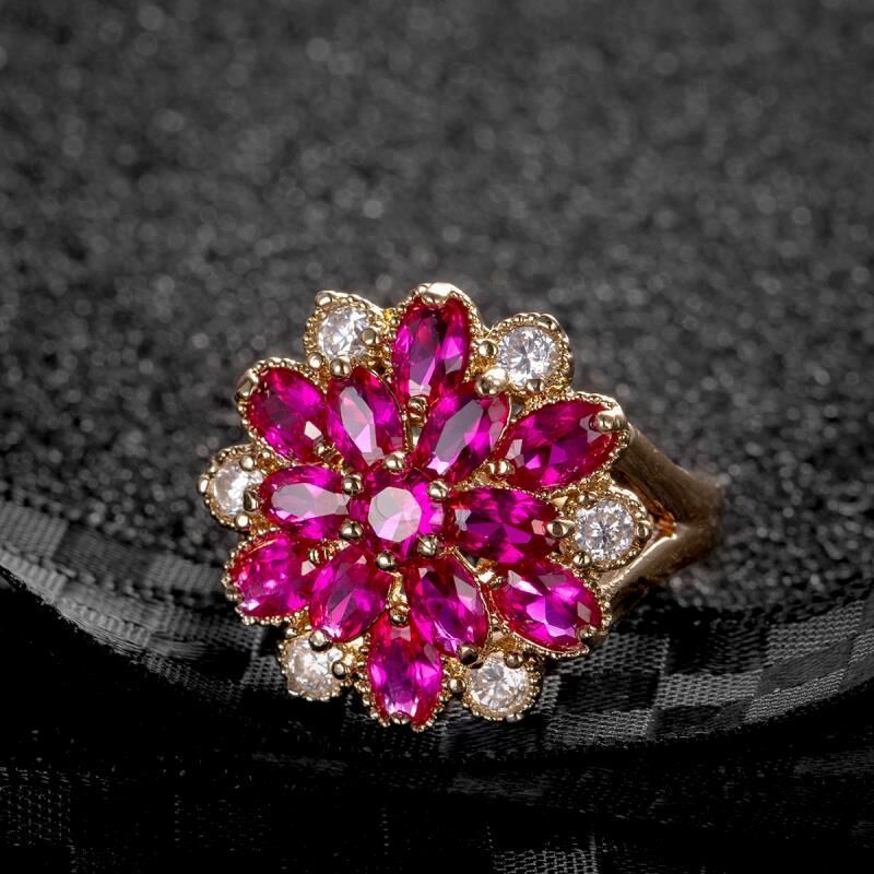 Womens Gold Plated Ring Red Corundum Ring Flower Ring with Zircon Gemstones Electroplated Copper Ring Fashion Jewelry Elegant Ring for Women