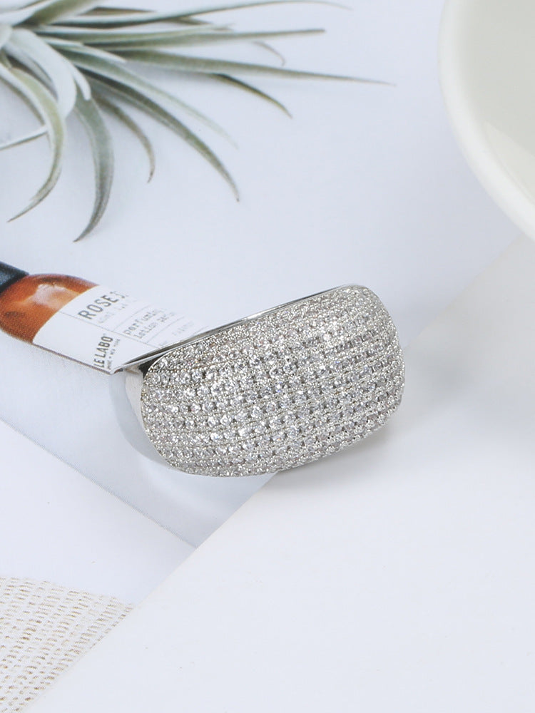 Vintage Flower Ring With Micro Inlaid Diamond Accent