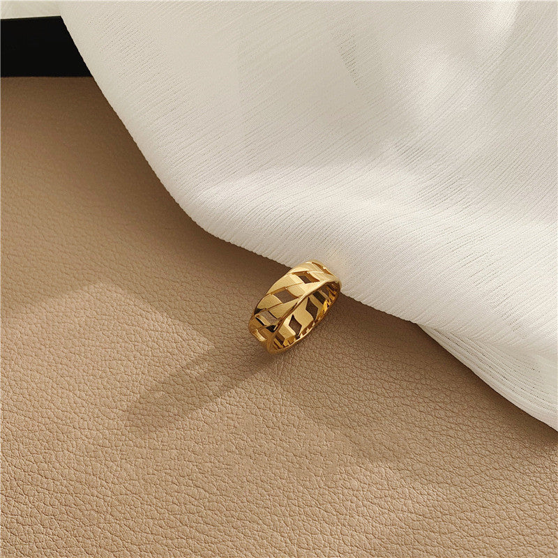 Geometric Titanium Steel Ring With 18K Gold Plating Fashion Bands In Silver And Gold Finish For Everyday Wears
