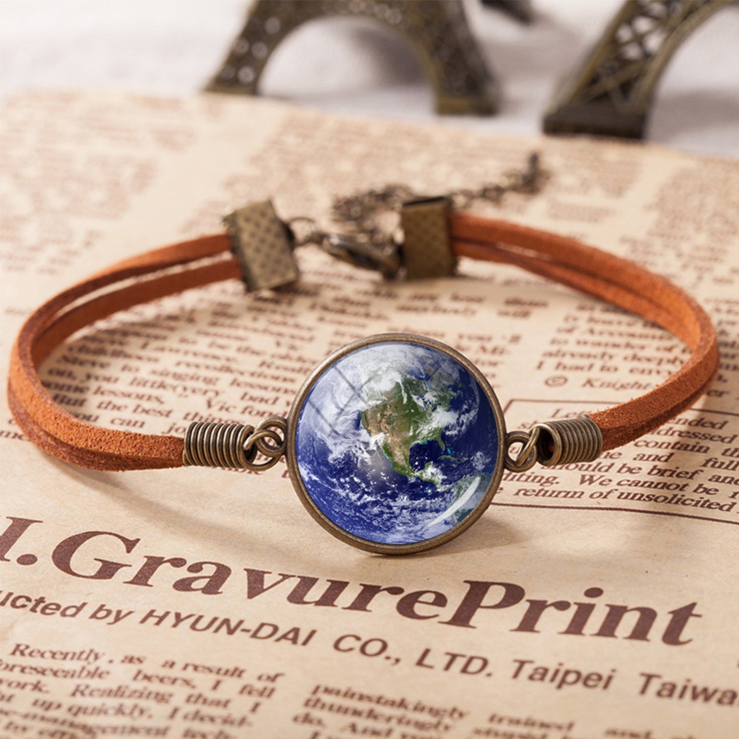 Unisex Retro Woven Alloy Bracelet World Map Glass Stone