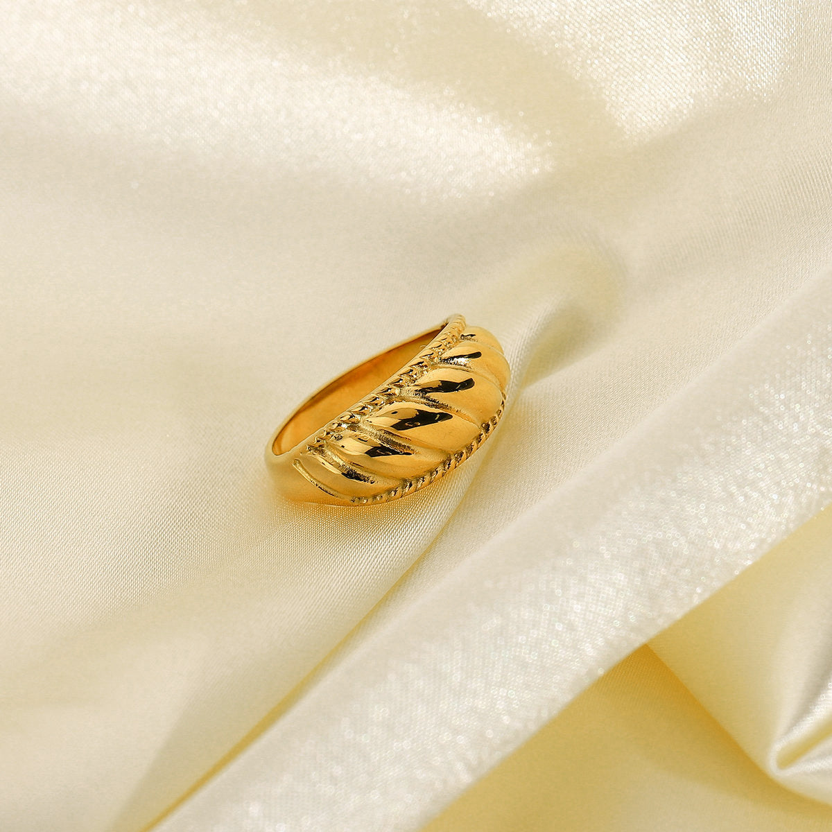 Women Stainless Steel Ring Threaded Edging Croissant Design Metal Jewelry Fashion Ring For Her Gift Great Gift