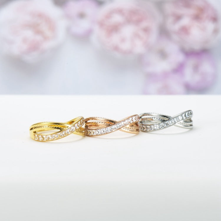 Titanium Steel Ring With Geometric Crux Diamond Accent Gold Plated Water Ripple Fashion Jewelry Elegant Design