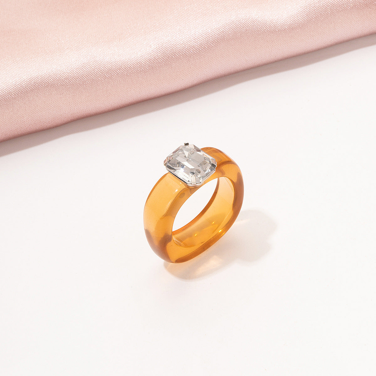 Geometric Acrylic Resin Ring Set For Women With Alloy Inlaid Gems Amber Color Fashion Jewelry Shiny Gem Accent