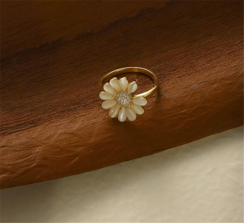 Vintage Flower Style Alloy Ring Electroplated Jewelry For Women Elegant Simple Design Inspired Gift For Everyday Wear