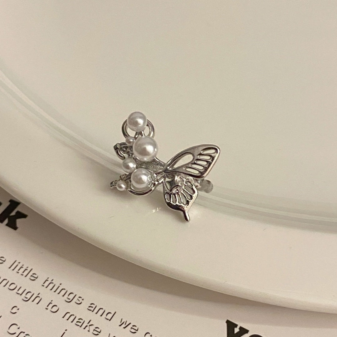 Womens Butterfly Pearl Ring Adjustable Hollow Three Dimensional Alloy Metal Jewelry Gift Elegant Fashion Accessory