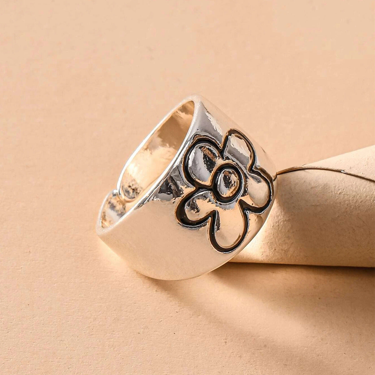 Unisex Geometric Alloy Ring Electroplated Hip Hop Streetwear Palm Ring Everyday Geometric Ring Fashion Jewelry