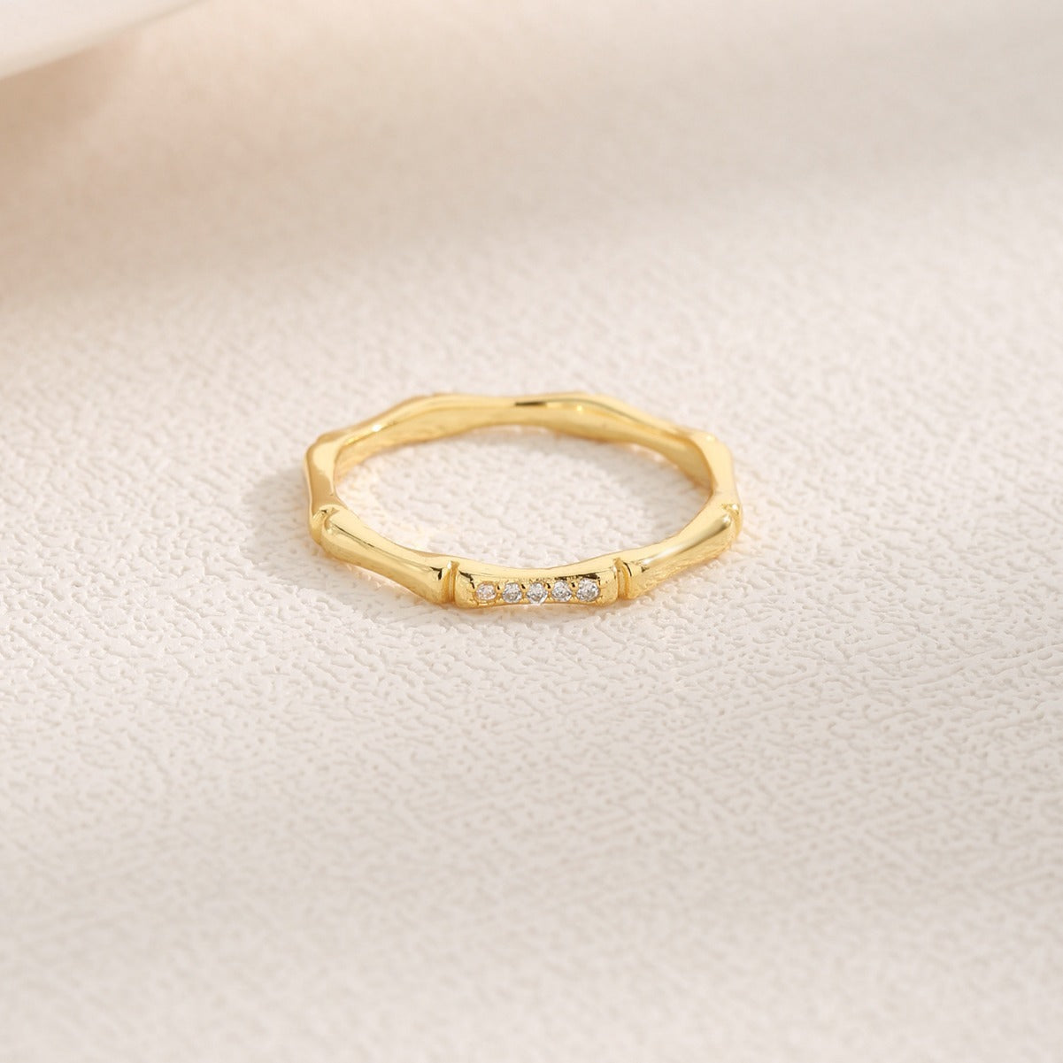 Unisex Silver Ring Bone Knot Design Electroplated Finish Simple Ring For Everyday Wear Affordable Luxury Style