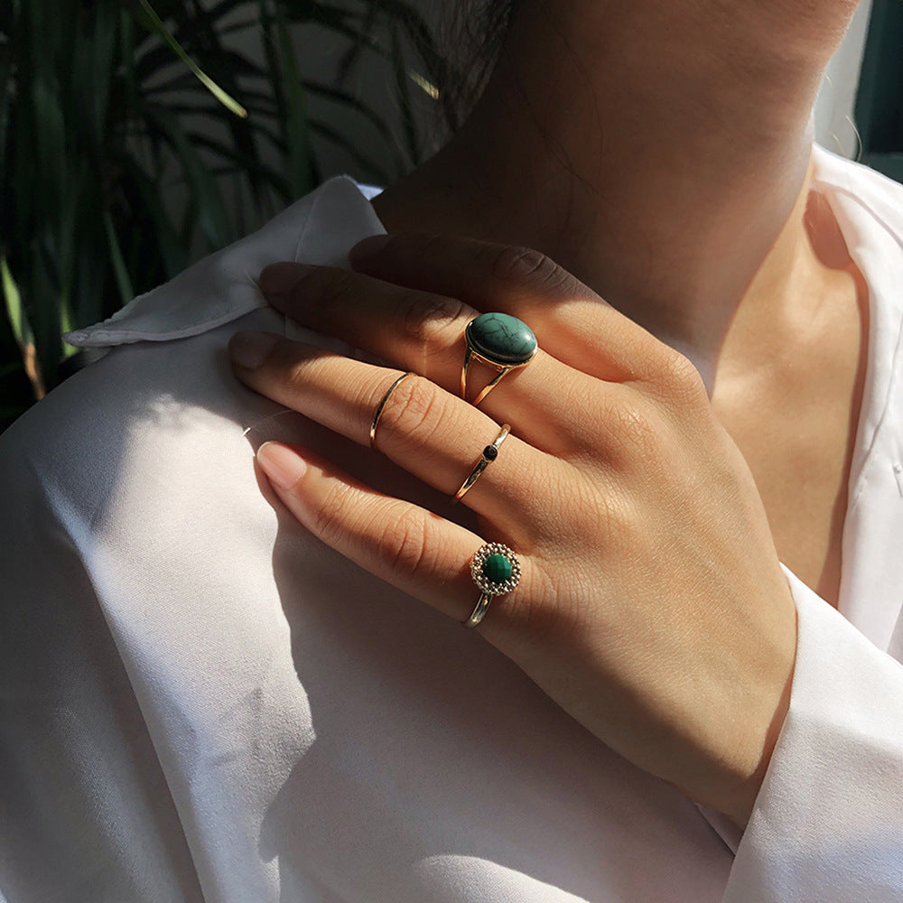 Simple Fashion Alloy Ring For Women In Gold Or Silver Tone Geometric Resin Jewelry For Everyday Style GiftIdea