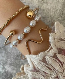 Women's Geometric Pearl Bracelet Alloy Electroplated Jewelry Elegant Wrist Accessory In Everyday Wear New Chic