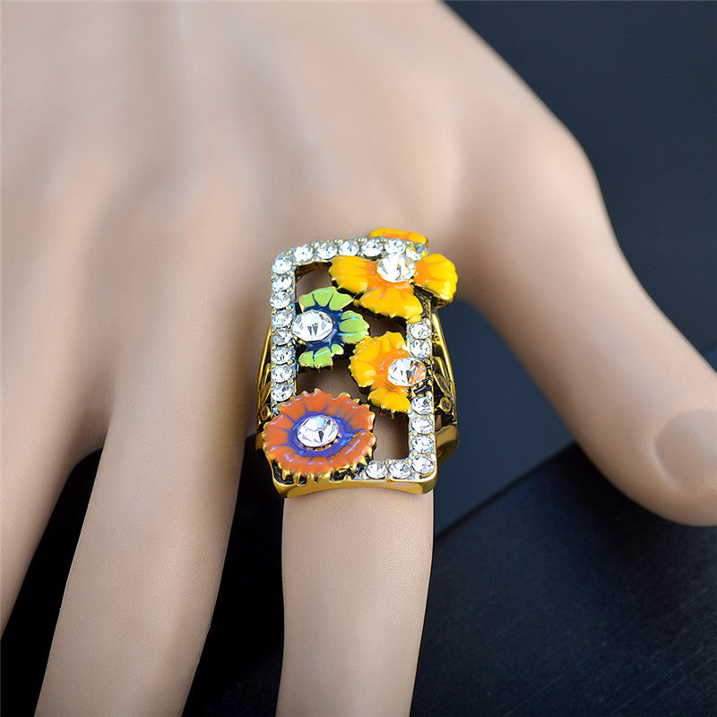 Womens Retro Enamel Flower Ring Gold Plated Rhinestone Inlaid Vintage Palace Statement Jewelry Accessory Charm